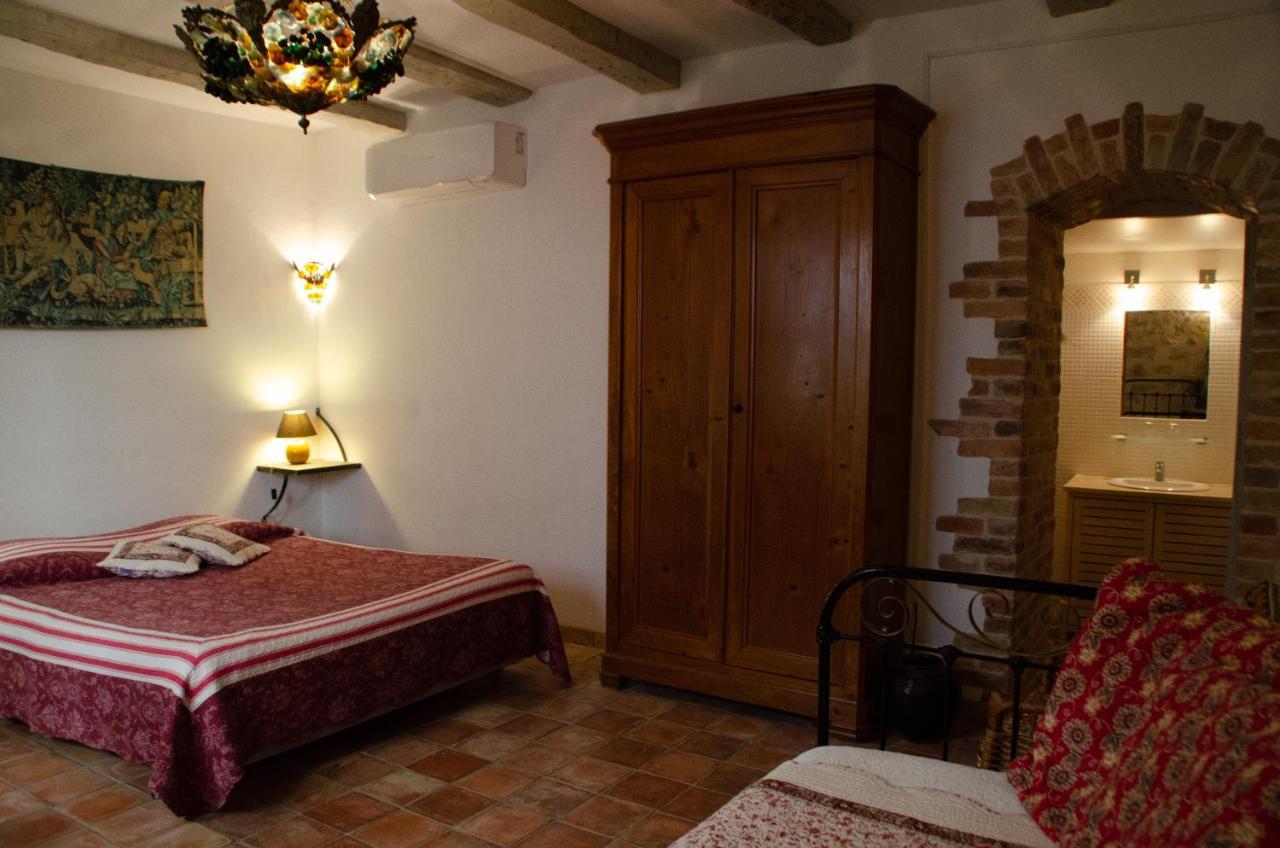 Hotel Les Remparts Venasque Exteriör bild